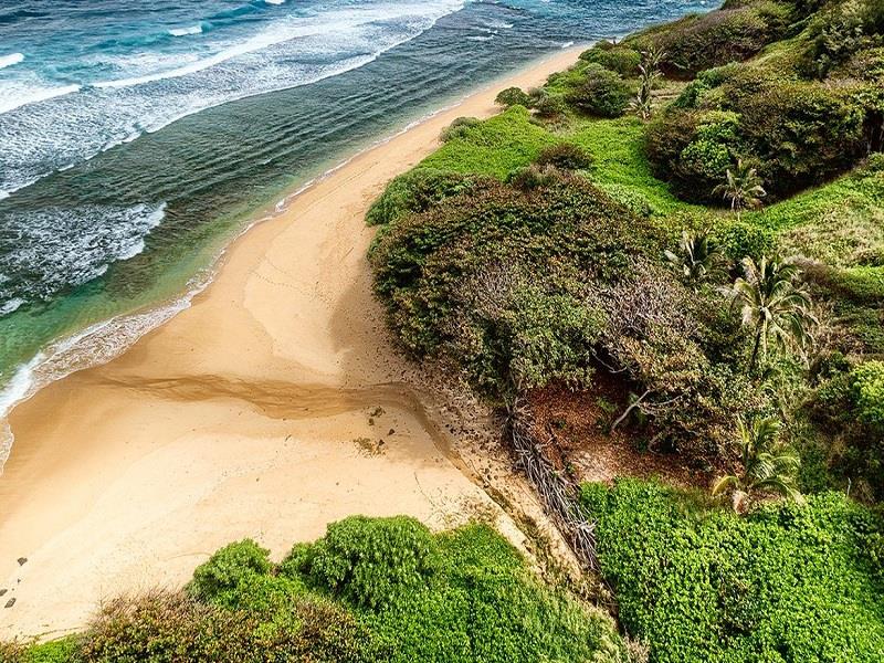 7 Estates With a Private Beach